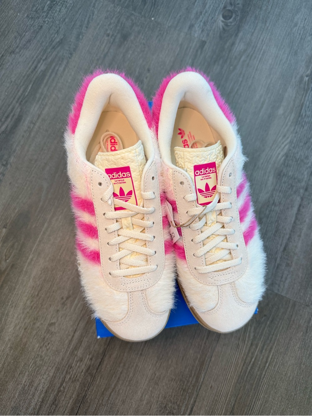 NWT Women’s Adidas Gazelle Bold Size 7 Shock Pink White Gold Brand New Sneakers! - Picture 7 of 14